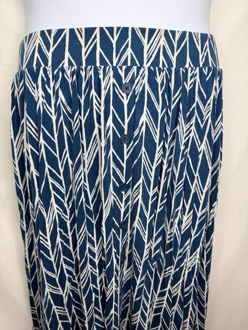 Torrid Teal Jersey Rayon Geometric Print Button Front Midi Skirt - Picture 2 of 7